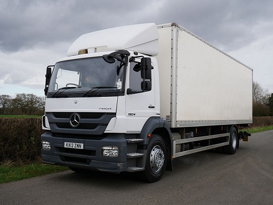 An Affordable, Dependable, and Performance-Rich Used Mercedes 1824 4×2 Truck